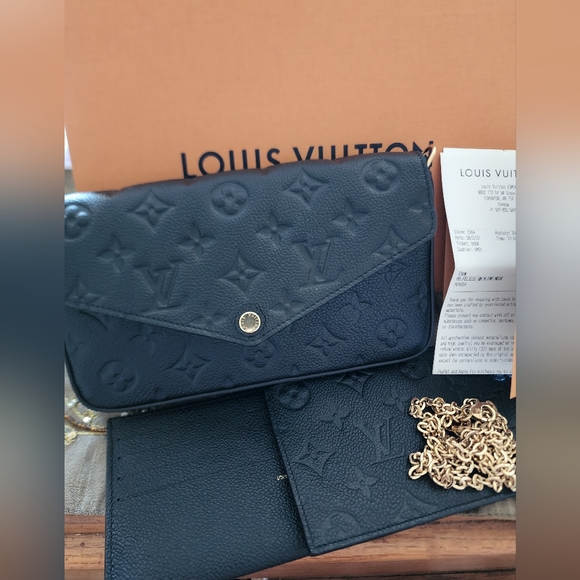 SOLD!!! AUTHENTIC LOUIS VUITTON FELICIE POCHETTE MONOGRAM - Picture 1 of 7